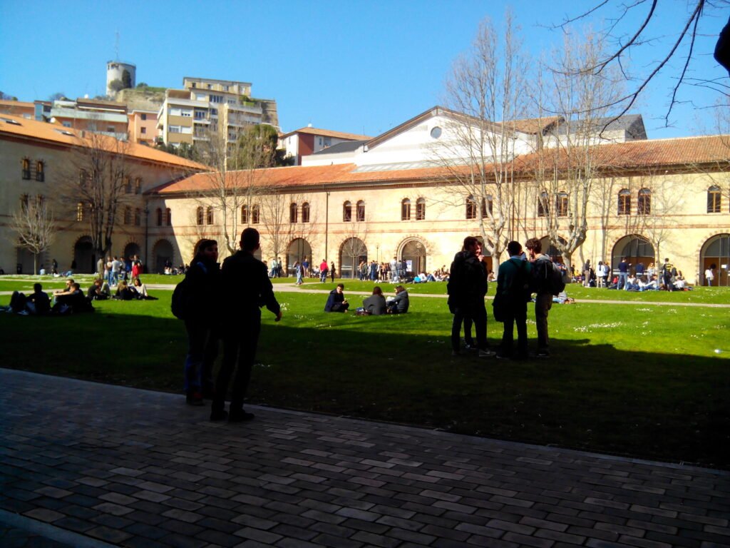 List of open admission university courses in Italy without competitive entrance exams